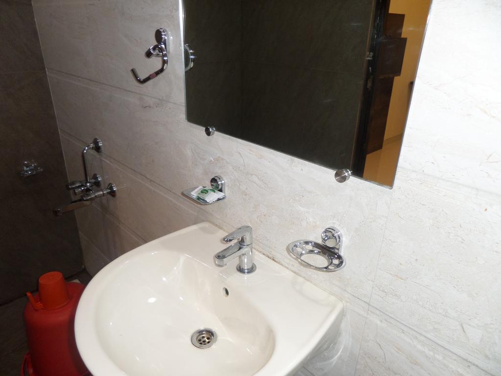 Hotel Sai Heera Residency Shirdi Zimmer foto