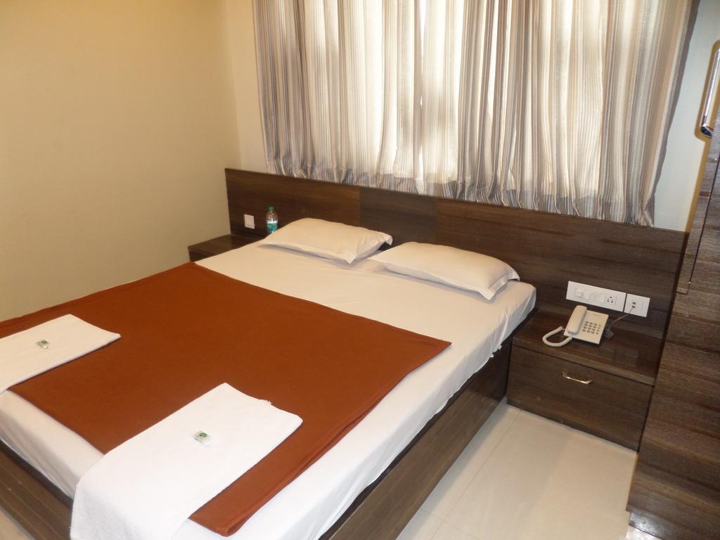 Hotel Sai Heera Residency Shirdi Zimmer foto