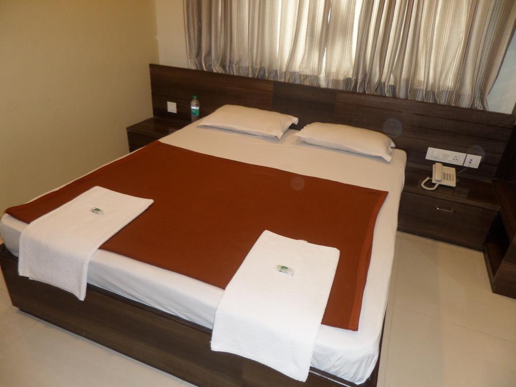 Hotel Sai Heera Residency Shirdi Zimmer foto