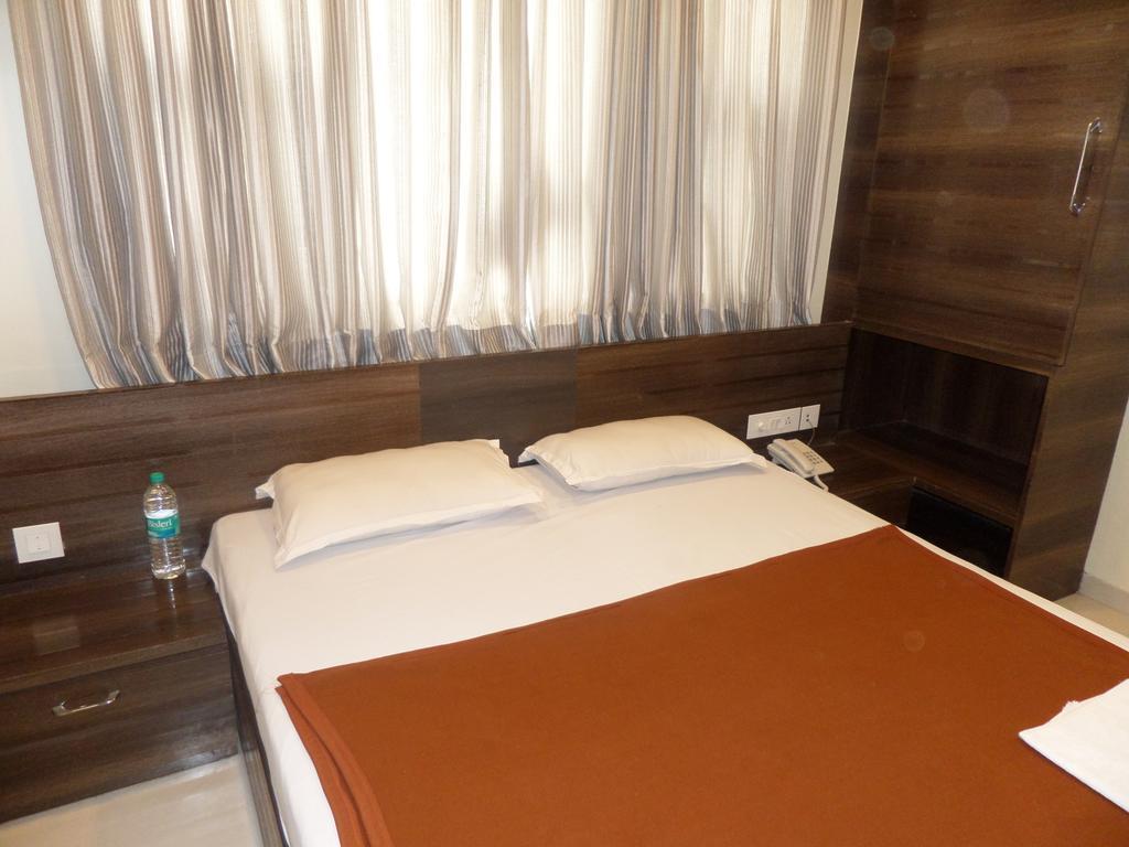 Hotel Sai Heera Residency Shirdi Zimmer foto