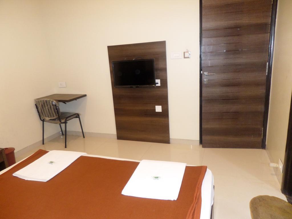 Hotel Sai Heera Residency Shirdi Zimmer foto