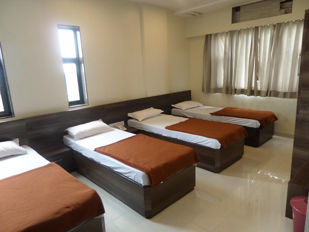 Hotel Sai Heera Residency Shirdi Zimmer foto