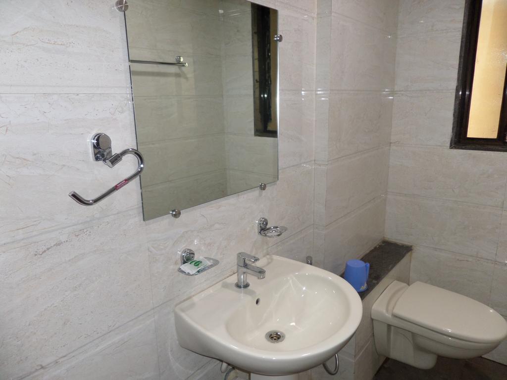 Hotel Sai Heera Residency Shirdi Exterior foto
