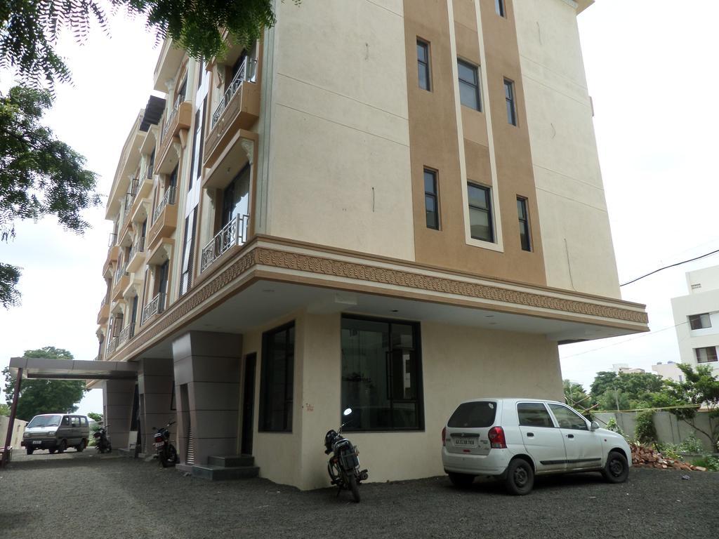 Hotel Sai Heera Residency Shirdi Exterior foto
