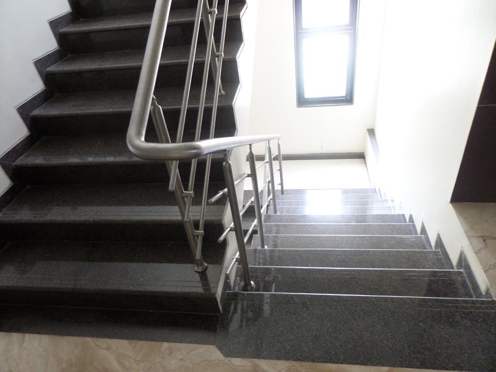 Hotel Sai Heera Residency Shirdi Exterior foto